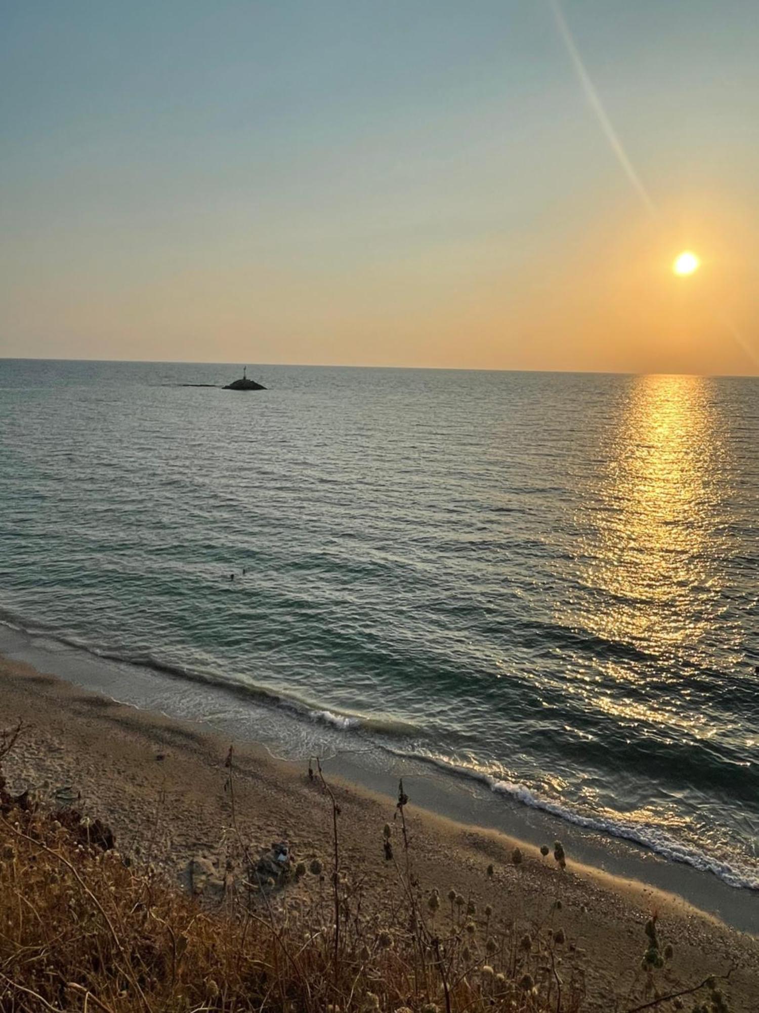 Dionisos Hotel Mytikas  Bagian luar foto